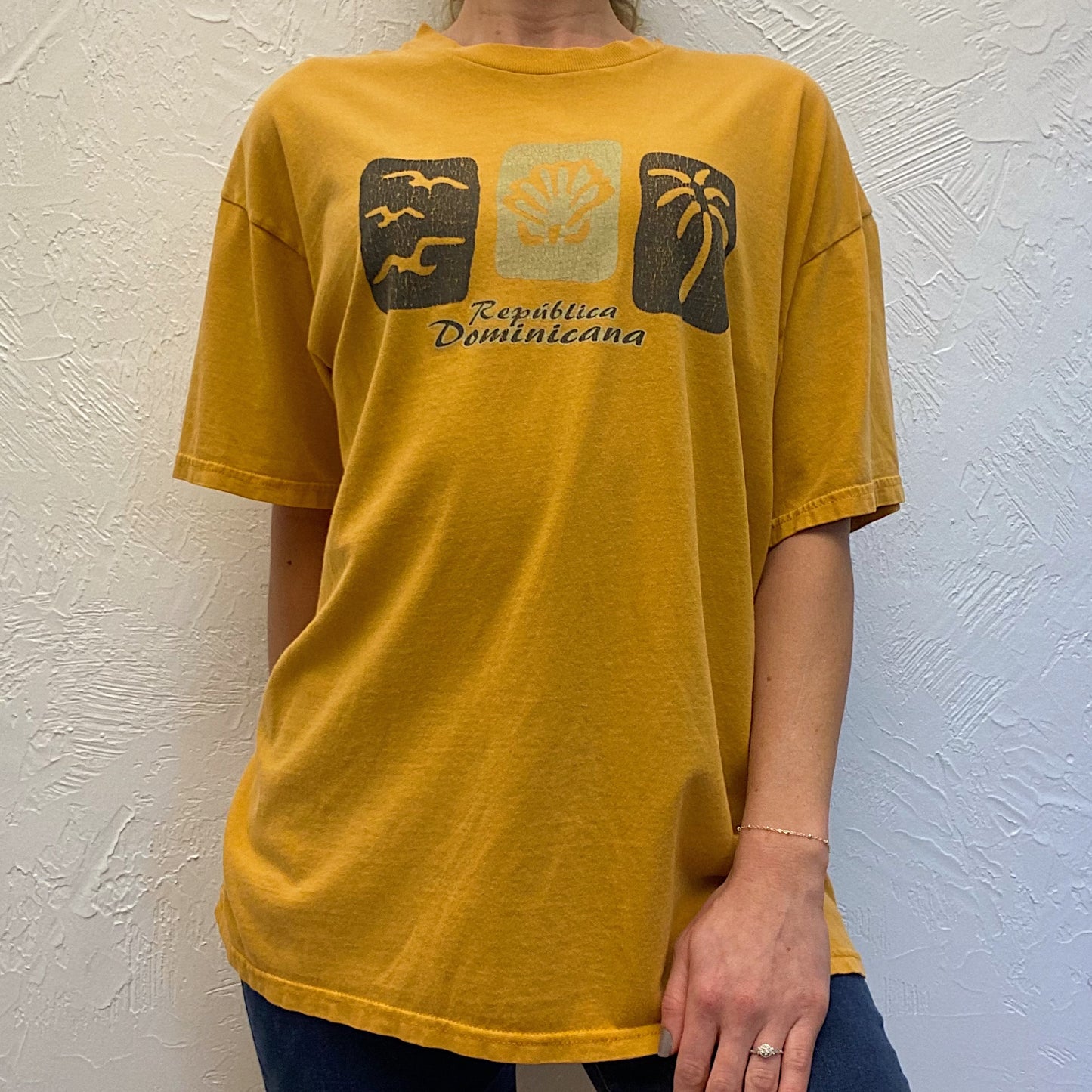 (L) Vintage Beachy Tee