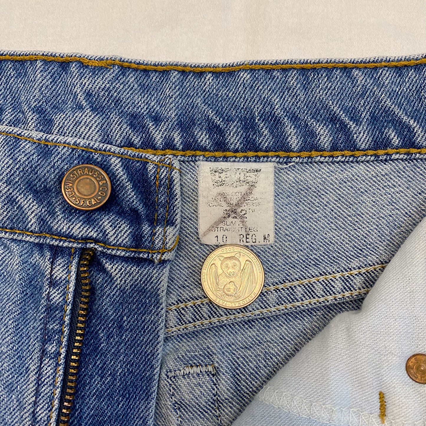 (30”) Vintage Distressed Levi’s