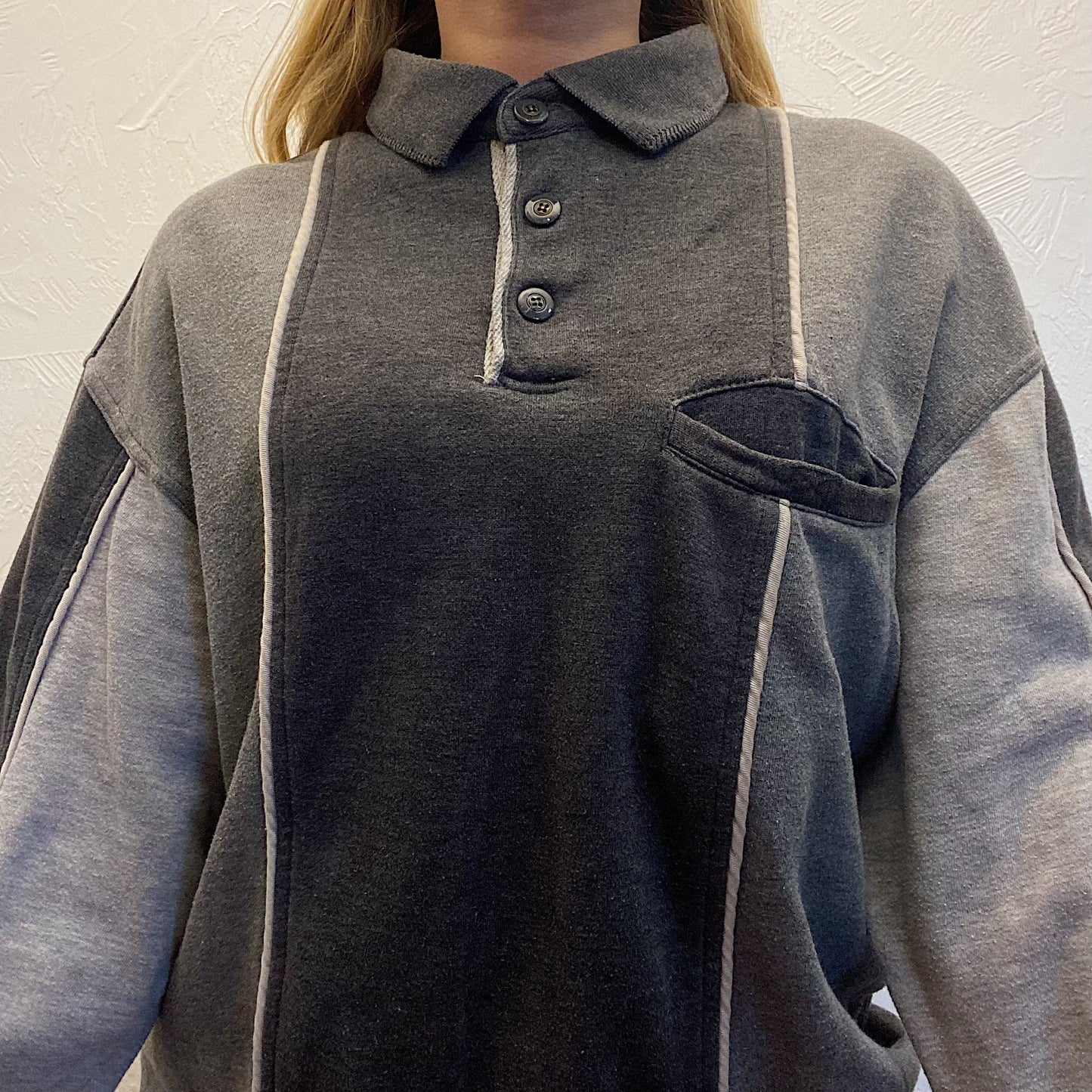 (L) Vintage Gray Sweatshirt