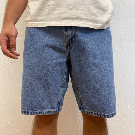 (40”) Levi Shorts