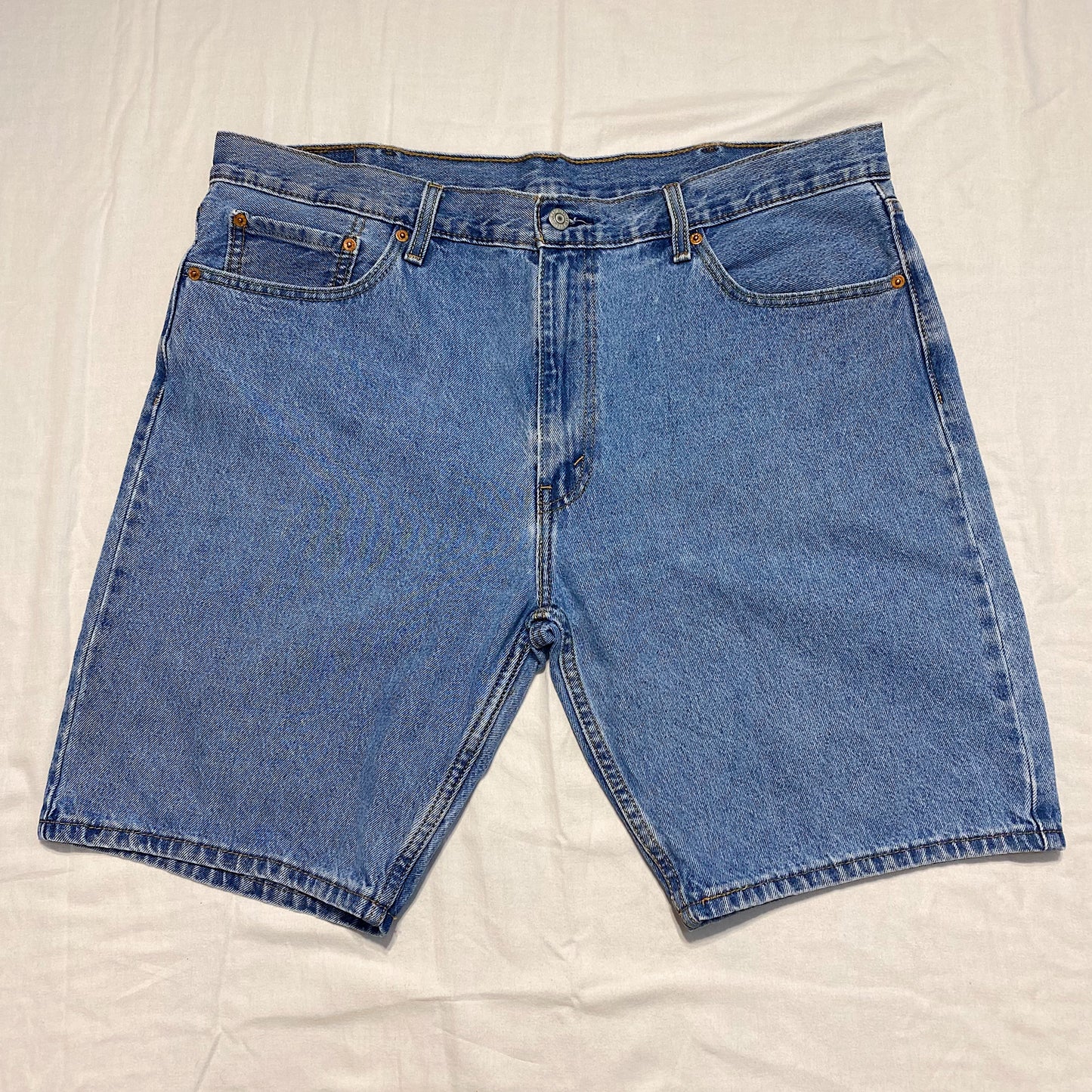 (40”) Levi Shorts