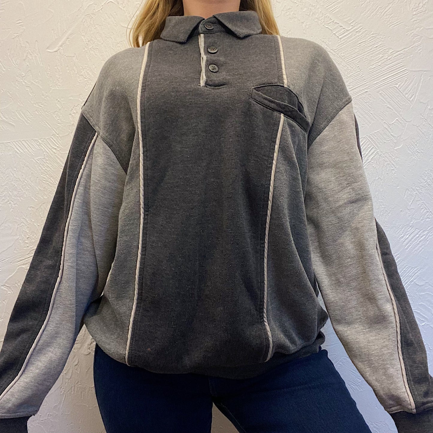 (L) Vintage Gray Sweatshirt