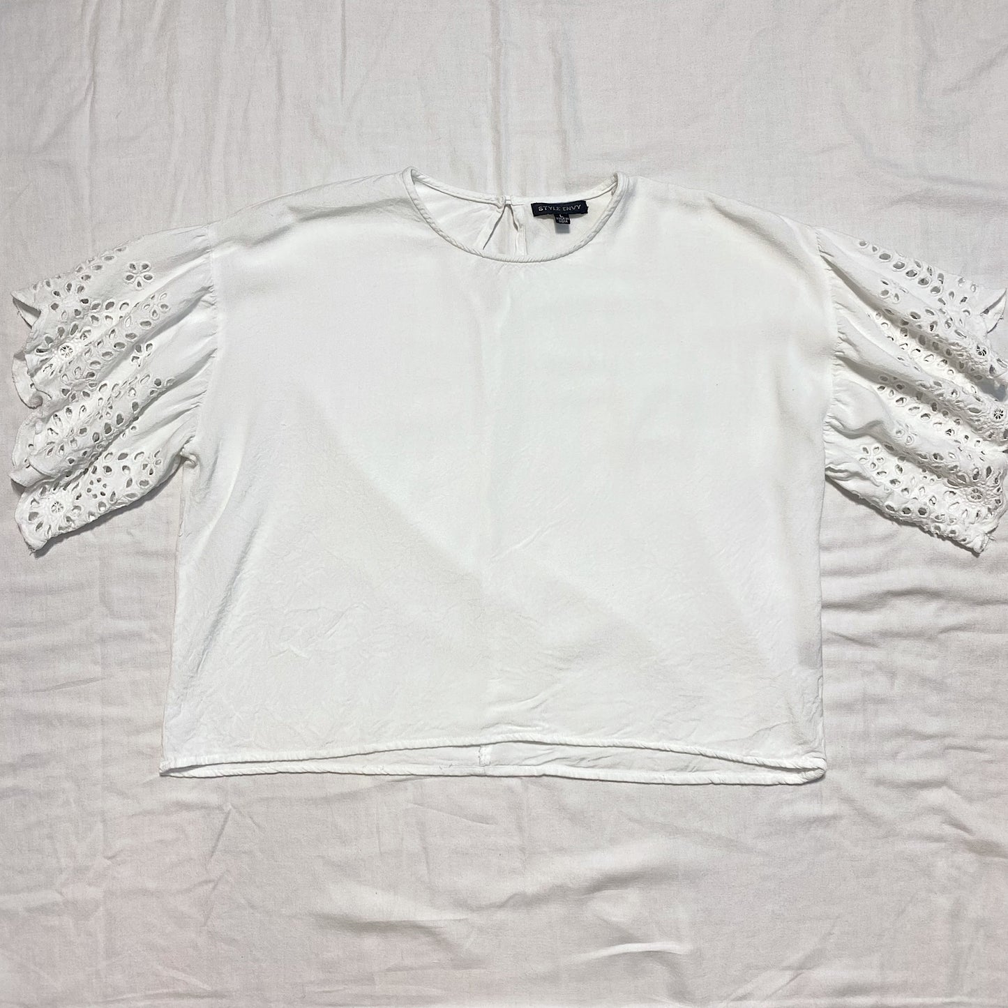 (L) White Eyelet Top